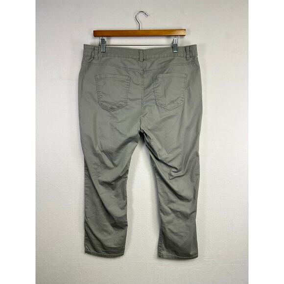 Woman's Sonoma Gray Mid Rise Capri - Size 12 Normcore Casual Comfortable - Picture 7 of 10